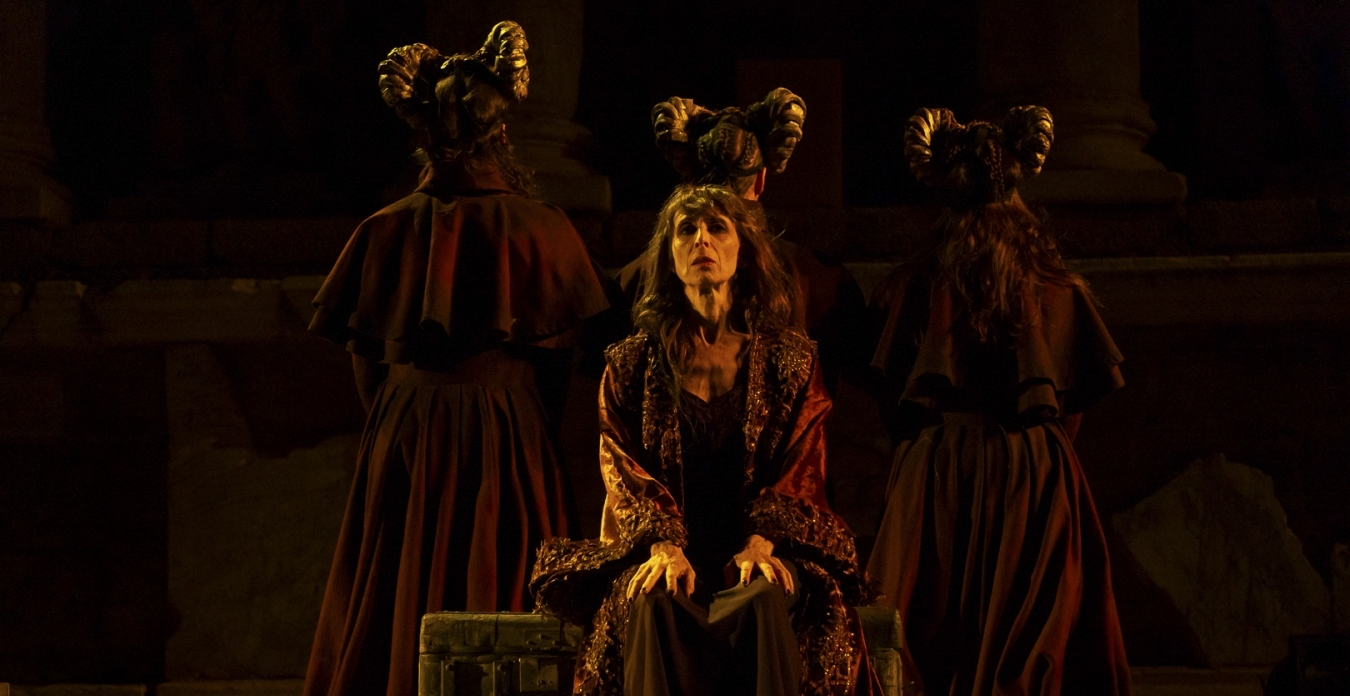 JASÓN Y LAS FURIAS: UNA ODA A LA MITOLOGÍA Y AL TEATRO